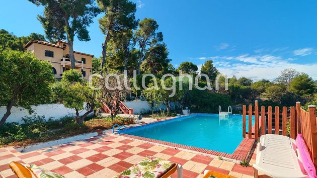 Foto 2 de Chalet en venta en Centro - El Castillo de 3 habitaciones con terraza y piscina