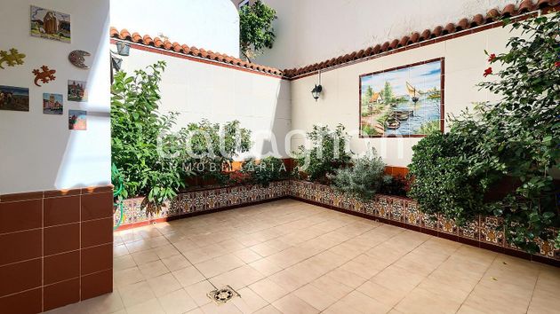 Foto 1 de Casa en venda a Silla de 4 habitacions amb garatge i jardí