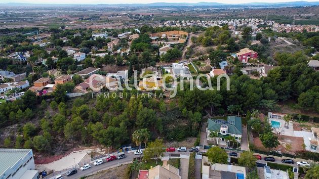 Foto 2 de Venta de terreno en Los Monasterios-Alfinach de 1074 m²
