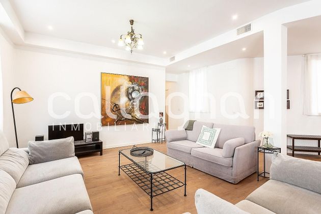 Foto 2 de Alquiler de piso en Russafa de 4 habitaciones con muebles y aire acondicionado