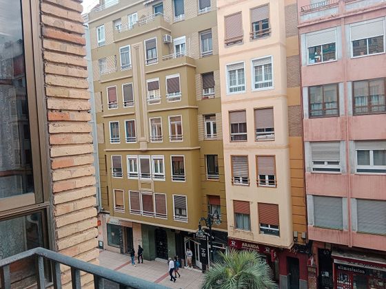 Foto 2 de Venta de piso en calle Del Conde de Aranda de 4 habitaciones con garaje y balcón