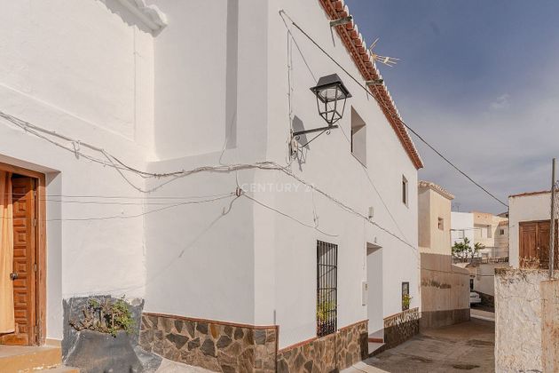 Foto 2 de Casa en venda a calle La Concha de 4 habitacions amb terrassa