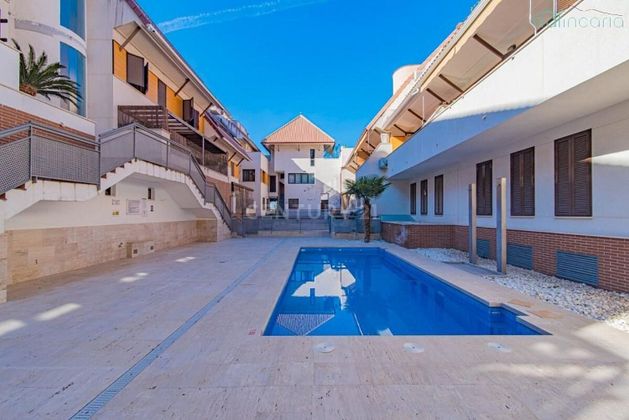 Foto 1 de Venta de piso en calle Granada de 2 habitaciones con piscina y aire acondicionado