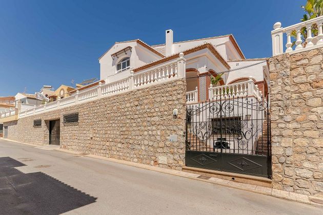 Foto 2 de Casa en venda a calle Gerardo Diego de 4 habitacions amb terrassa i piscina