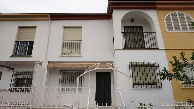 Foto 1 de Casa en venda a calle Los Rosales de Pinos Puente de 6 habitacions amb terrassa i garatge
