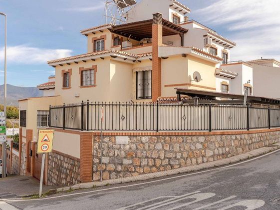 Foto 1 de Casa en venda a ronda De Poniente de 4 habitacions amb terrassa i piscina