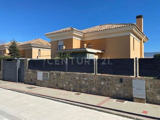 Foto 1 de Casa en venda a calle Barranco de Los Lobos de 5 habitacions amb terrassa i piscina