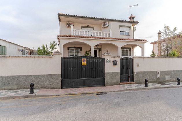 Foto 2 de Casa en venda a barrio Del Secadero de 4 habitacions amb terrassa i piscina