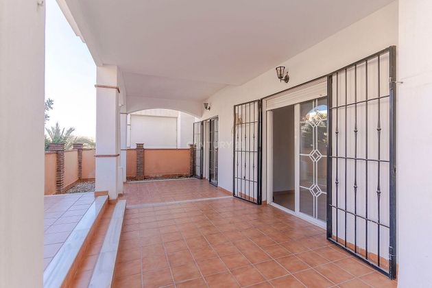 Foto 1 de Piso en venta en calle Jacaranda de 2 habitaciones con terraza y piscina