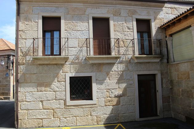 Foto 2 de Casa en venta en Vilanova de Arousa de 4 habitaciones con garaje y calefacción