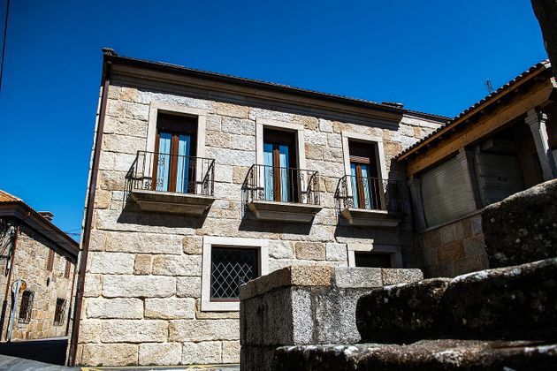 Foto 1 de Casa en venta en Vilanova de Arousa de 4 habitaciones con garaje y calefacción