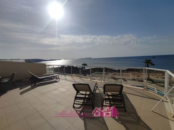 Foto 1 de Àtic en venda a Cala Vedella - Cala Tarida - Cala Conta de 3 habitacions amb terrassa i piscina