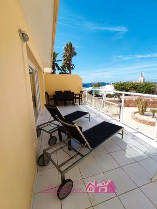 Foto 1 de Piso en venta en Cala Vedella - Cala Tarida - Cala Conta de 3 habitaciones con terraza y piscina