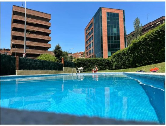 Foto 1 de Venta de piso en Bellas Vistas de 4 habitaciones con terraza y piscina