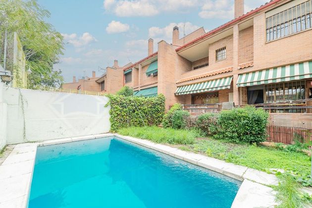 Foto 1 de Casa adosada en venta en Salvador de 5 habitaciones con terraza y piscina