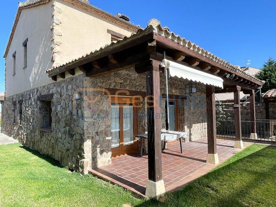 Foto 1 de Xalet en venda a Torrecaballeros de 5 habitacions amb terrassa i piscina