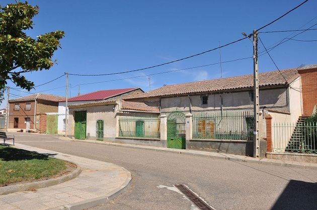 Foto 1 de Casa en venda a Aspariegos de 5 habitacions amb calefacció
