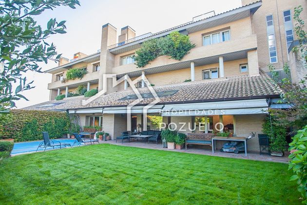 Foto 1 de Pis en venda a paseo De Hontanar de 4 habitacions amb terrassa i piscina