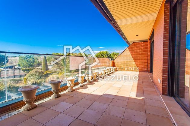 Foto 2 de Venta de piso en Prado de Somosaguas de 3 habitaciones con terraza y piscina