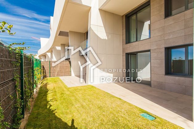 Foto 1 de Venta de piso en Prado de Somosaguas de 3 habitaciones con terraza y piscina