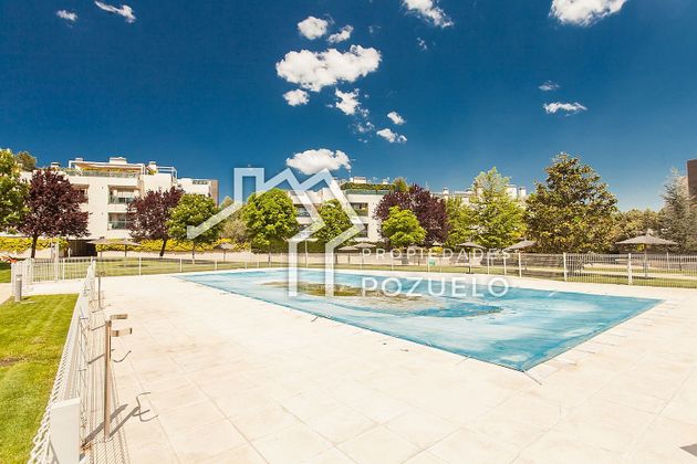 Foto 1 de Ático en venta en Somosaguas de 2 habitaciones con terraza y piscina
