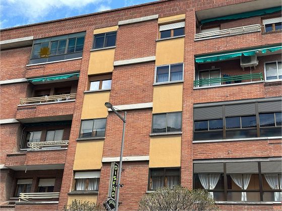 Foto 2 de Piso en venta en avenida De la Constitución de 3 habitaciones con terraza y ascensor