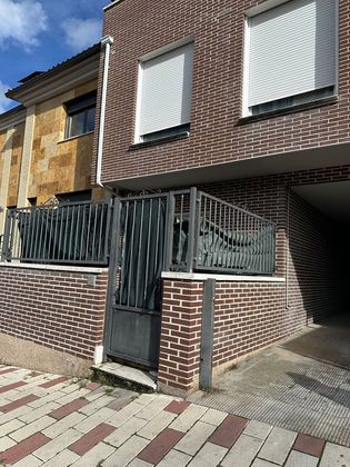 Foto 1 de Dúplex en venta en calle Clavel de 2 habitaciones con garaje