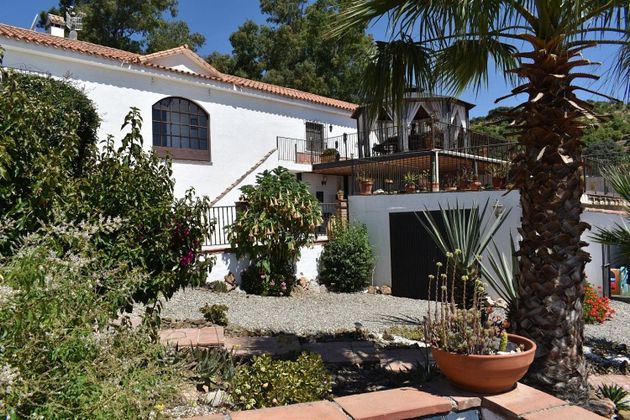Foto 1 de Chalet en venta en Casarabonela de 7 habitaciones con terraza y piscina