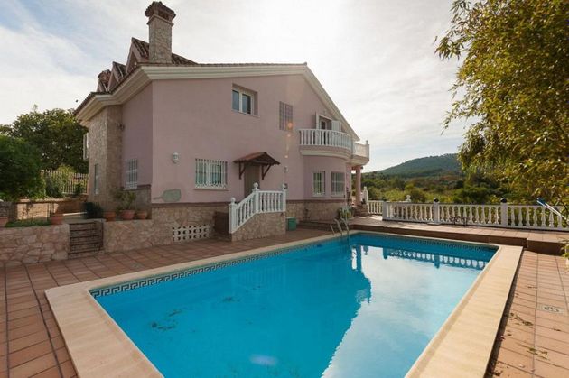 Foto 1 de Venta de casa rural en Alozaina de 4 habitaciones con terraza y piscina