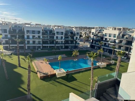 Foto 1 de Àtic en venda a Urbanizaciones de 2 habitacions amb terrassa i piscina
