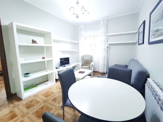 Foto 2 de Piso en alquiler en Santo Domingo de 3 habitaciones con muebles y calefacción