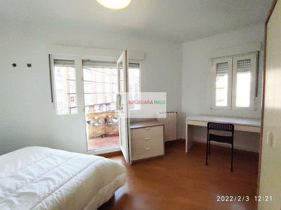 Foto 1 de Pis en lloguer a Santo Domingo de 4 habitacions amb terrassa i mobles