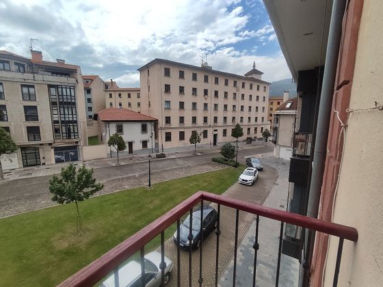 Foto 2 de Piso en alquiler en Milán - Pumarín - Teatinos de 4 habitaciones con muebles y balcón