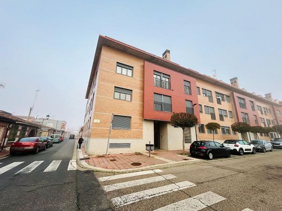 Foto 2 de Venta de piso en Tudela de Duero de 3 habitaciones con terraza y garaje