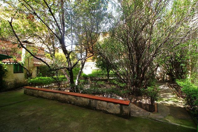Foto 2 de Casa adossada en venda a calle Ramón y Cajal de 6 habitacions amb terrassa i piscina