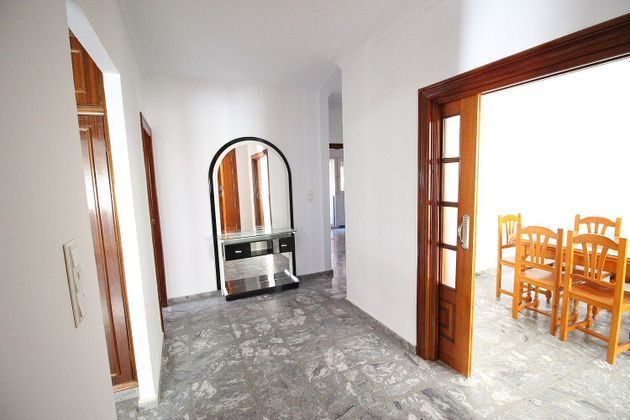 Foto 2 de Casa en venta en Aljomahima - Ermita de 4 habitaciones con terraza y aire acondicionado