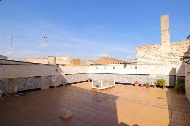 Foto 1 de Casa adosada en venta en plaza De la Constitución de 3 habitaciones con terraza y garaje