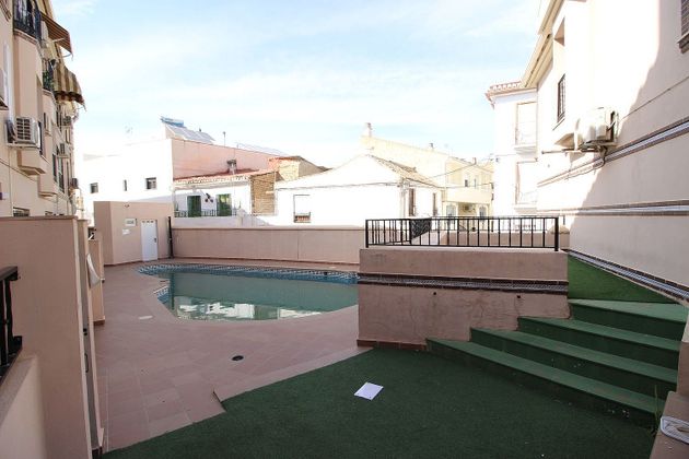 Foto 1 de Pis en venda a Residencial Triana - Barrio Alto de 2 habitacions amb piscina i garatge