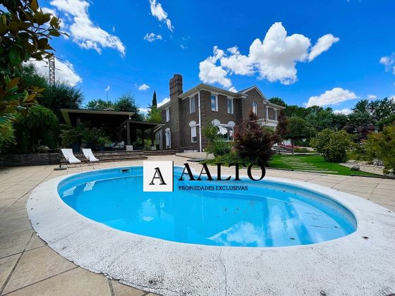 Foto 1 de Venta de chalet en San Agustín de Guadalix de 5 habitaciones con terraza y piscina