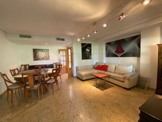 Foto 2 de Casa adossada en venda a Alicante Golf de 5 habitacions amb terrassa i piscina