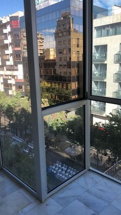 Foto 2 de Venta de piso en Centro - Alicante de 1 habitación con terraza y ascensor