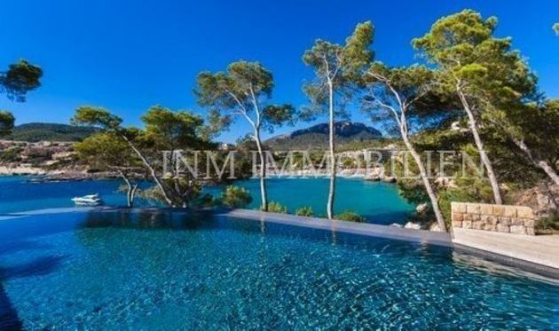 Foto 2 de Chalet en venta en Es Camp de Mar de 9 habitaciones con terraza y piscina