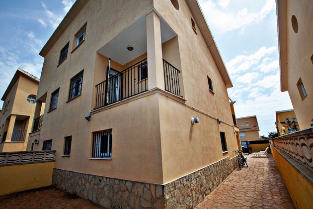 Foto 2 de Casa en venda a calle Santa Magdalena de 4 habitacions amb terrassa i piscina