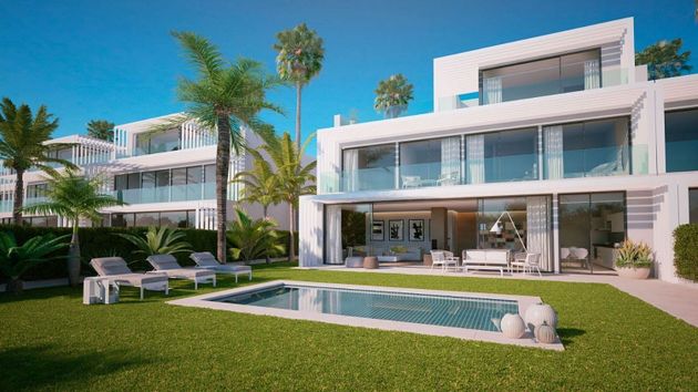 Foto 1 de Casa adossada en venda a Sotogrande Alto de 3 habitacions amb terrassa i piscina
