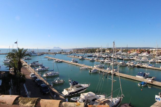 Foto 1 de Àtic en venda a Puerto de Sotogrande-La Marina de 4 habitacions amb terrassa i garatge