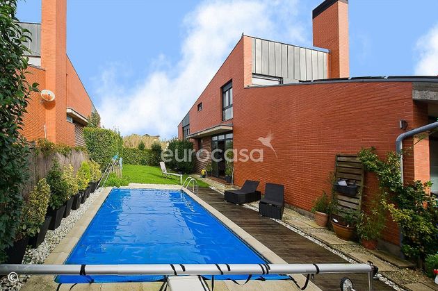 Foto 2 de Chalet en venta en Somo de 4 habitaciones con piscina y garaje