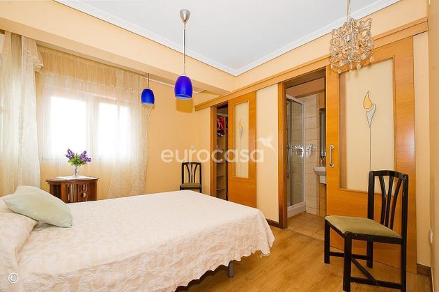 Foto 2 de Piso en venta en Cuatro Caminos de 3 habitaciones con calefacción y ascensor