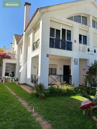 Foto 1 de Casa en venda a V Centenario-Piletas-Capuchinos de 4 habitacions amb terrassa i balcó