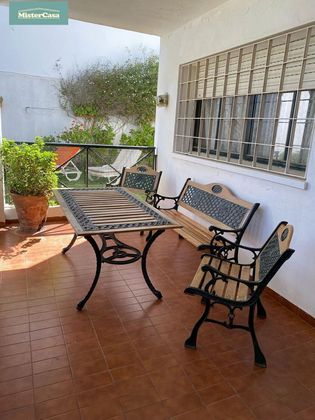 Foto 2 de Venta de casa en V Centenario-Piletas-Capuchinos de 4 habitaciones con terraza y balcón