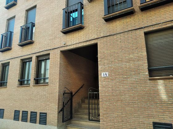Foto 1 de Venta de piso en Almunia de Doña Godina (La) de 2 habitaciones con balcón y calefacción